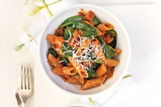 Pasta with spicy tomato sauce and spinach